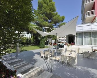 Hotel Eden - Bibione - Patio