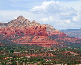 Holiday Inn Express Sedona - Oak Creek By IHG - סדונה - בניין