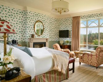 Ballynahinch Castle Hotel - Ballynahinch - חדר שינה