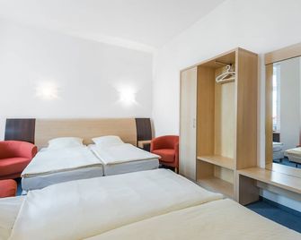 بنزيون برنزلبرج - برلين - غرفة نوم