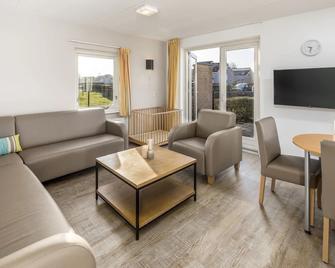 Child-friendly Bungalow, 500 m From the Beach - Noordwelle - Living room