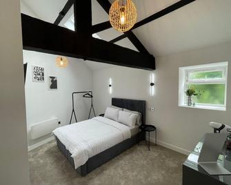 Cozy Studio in Brighouse - Brighouse - Bedroom