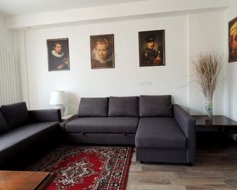 foresteria re artù - Albairate - Sala de estar