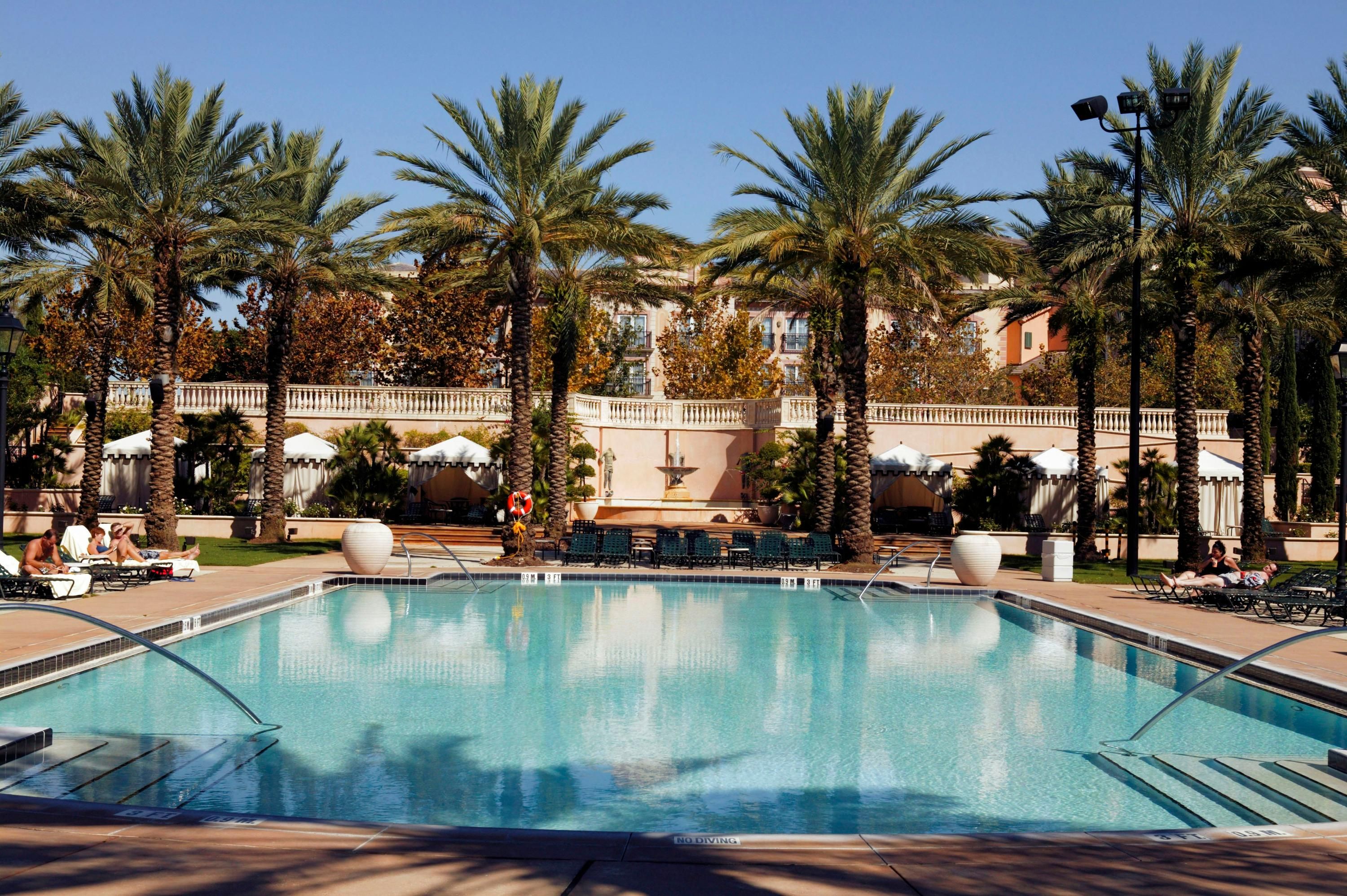 يونيفيرسالز لويس بورتوفينو بيه هوتل