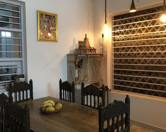 Budget Homestay in a beautiful and peaceful area near to Tajmahal - Agra - Restaurante