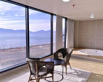 Arte Resort Spa & Pool Villa - Sacheon