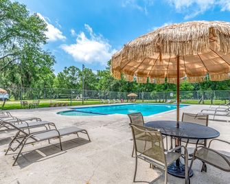 C6 / Cabin With Many Amenities - Cleveland - Bazén