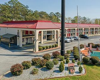 Regency Inn & Suites - Macon - Building