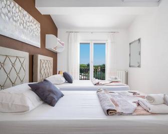 Modern Xxl Villa - Brela - Makuuhuone