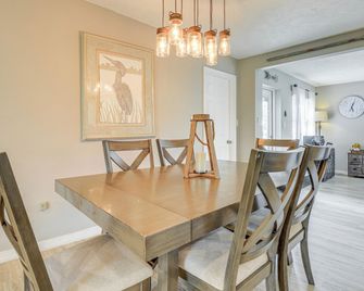 Private and Picturesque Escape on Lake Henry! - Lake Placid - Dining room