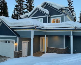 Vantage at SilverStar Mountain Ski in Ski Out Chalet top of Silverwoods Chair - Vernon - Bâtiment