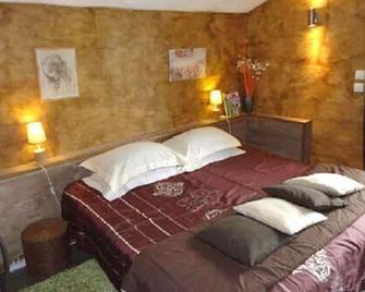 Villa Praesidio - Corte - Habitación