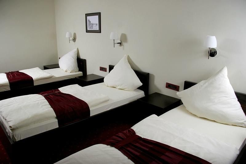 Bh Hotel Hamburg - סקופיה - חדר שינה