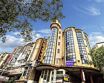 Hotel Amber Railway station - Vadodara - Κτίριο