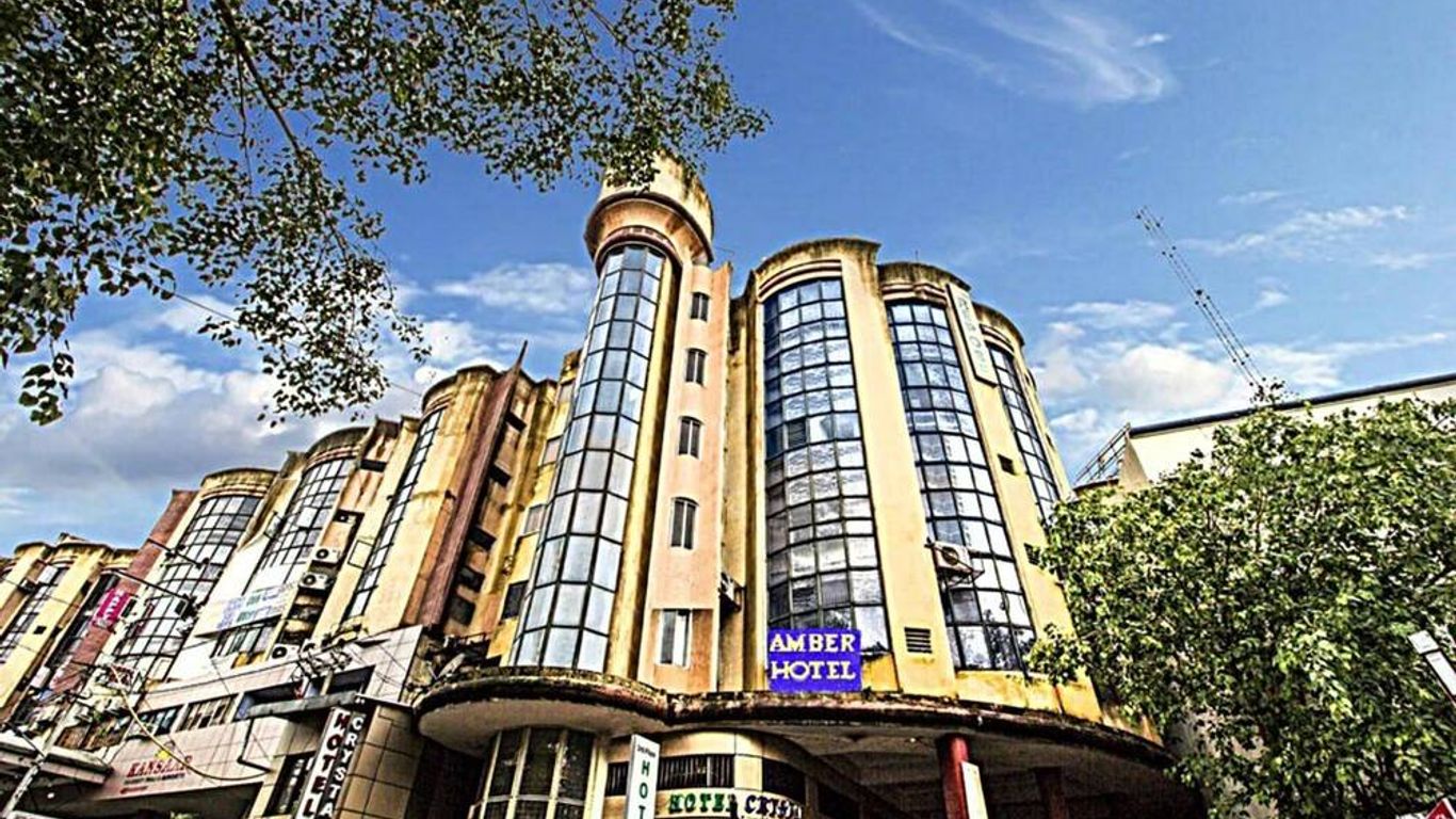 Hotel Amber Railway station