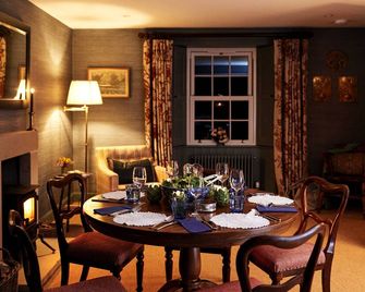 Beautifully Modernised Farmhouse Nestled on a Scottish Estate - Leven - Essbereich