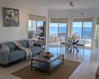 Sea Breeze @ Barrack Point - Barrack Heights - Living room