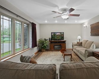 Woodland Escape - Upper Suite - Mosinee - Sala de estar