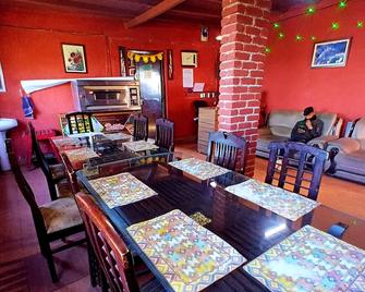 Way Wood Wind Lodge - Mukteshwar - Restaurant
