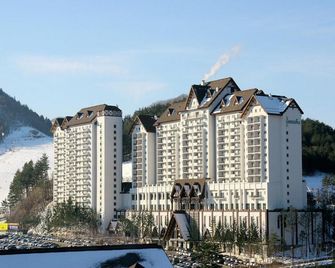 Mona Yongpyong Greenpia Condominium - Pyeongchang - Gebäude