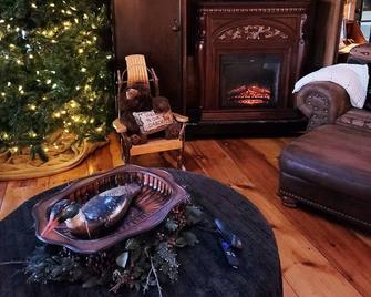 Rustic & Cozy Log Cabin in beautiful countryside with exceptional amenities! - Mansfield