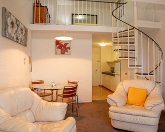 Atrium Hotel Mandurah - Mandurah - Bedroom