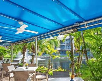 Updated and Beautiful Views - Neapol - Patio