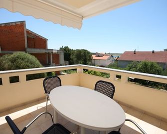 Apartments with parking space Novalja, Pag - 3294 - Novalja - Parveke