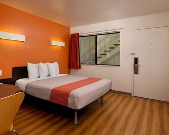 Motel 6 Pismo Beach - Pismo Beach - Schlafzimmer