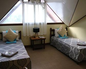 Lolo Oyong Pension House - El Nido - Bedroom