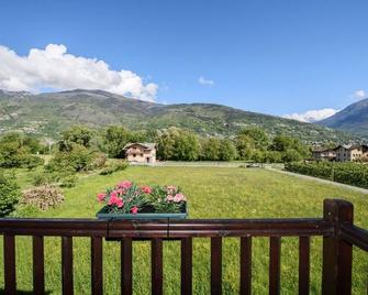 'The Mountain B&b' - Ski, Mtb & Beautiful View - Private Parking - Aosta - Balcony