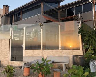 Furnished ground floor studio apartment, house facing the sea in Santo Antônio de Lisboa/Floripa - Florianopolis - Building