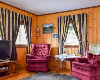 Gorgeous Home In Bygland - Bygland - Living room
