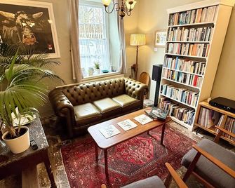 The Old Bakehouse - Colyton - Lounge