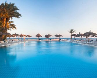 El Mouradi Djerba Menzel - מידון - בריכה