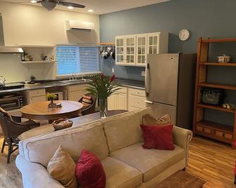 Best Island location between beaches & Waimea. GH - Waimea (Big Island)