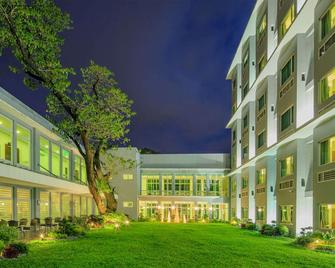 Microtel by Wyndham UP Technohub - Quezon City - Building