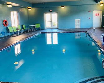 Holiday Inn Express Hotel & Suites Louisville South-Hillview - Hillview - Pool