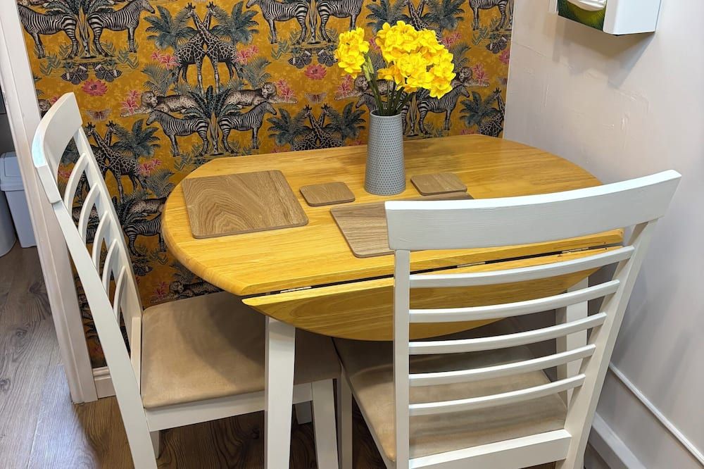 Cosy Studio Near Park and Town - 布羅姆斯格羅夫 - 餐廳