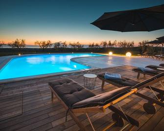 Wine Residence Cattunar - Brtonigla - Piscina