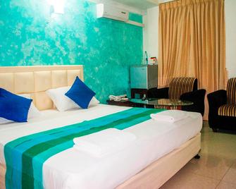Saasha City Hotel - Colombo - Bedroom
