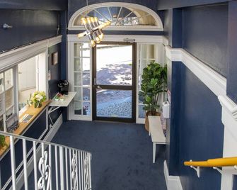 Economy Double Room with Private External Bathroom - סן פרנסיסקו - מדרגות