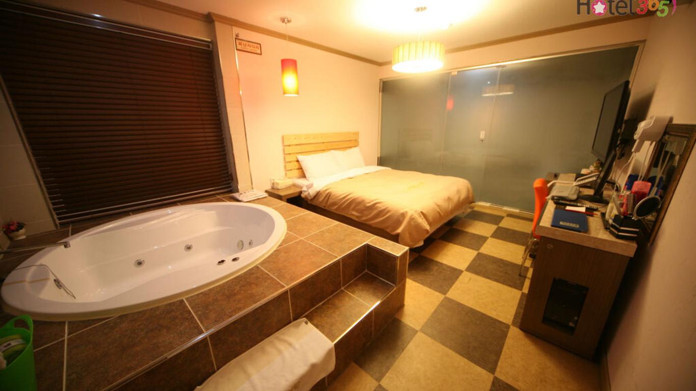 Chuncheon Myeongdong Hotel