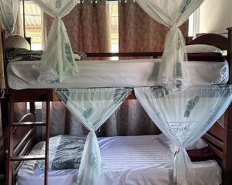 Mbar Hostel Haad Rin - Ko Pha Ngan - Kamar Tidur
