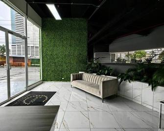 Sofa Bed Stay Rooftop Pool Gym, Avenida Balboa Next to Hilton - Cidade do Panamá - Lobby