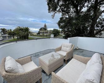 Anchor Lodge Motel - Orewa - Balcón