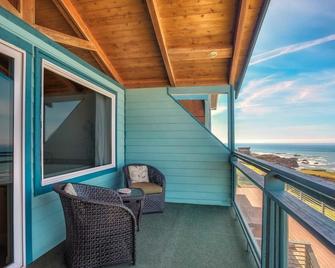Inn of the Lost Coast - Whitethorn - Balcony