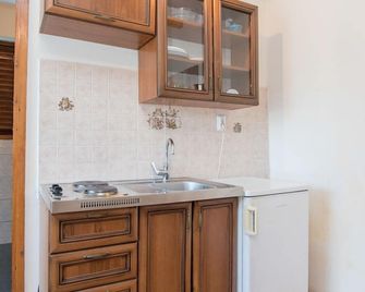 Apartments Luka - Lastovo - Kitchen