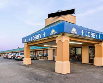 Days Inn by Wyndham Dickson - Dickson - Rakennus