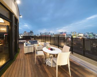 Hotel Alps - Osaka - Balcony